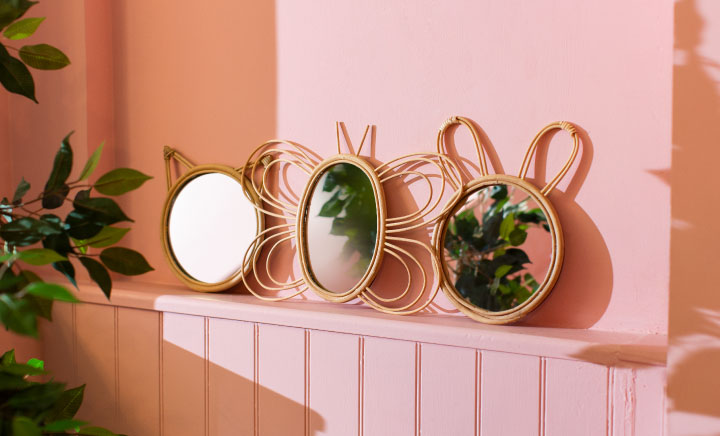 Hanging Mirrors & Wall Décor