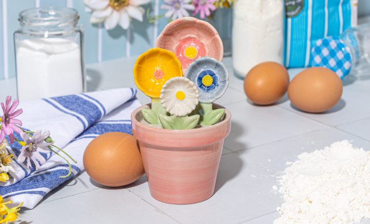 Measuring Cups & Spoons