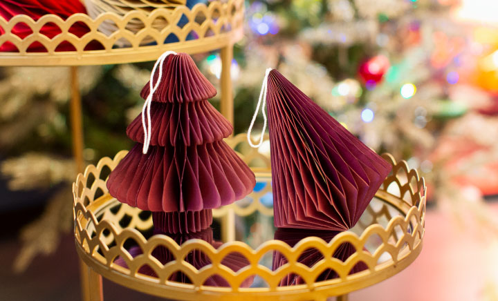 100 Beautiful Christmas Tree Decorating Ideas | How to Decorate a Christmas  Tree | HGTV